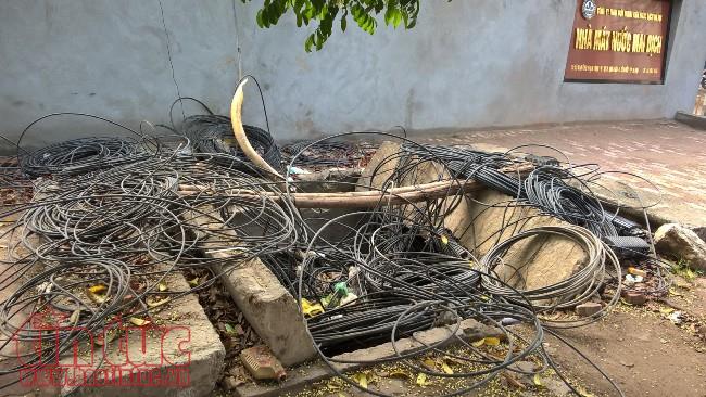 Miệng hầm công trình ngầm như 'bẫy' người đi đường ảnh 8